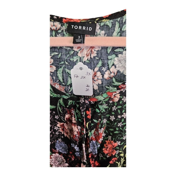 Floral Black Top by Torrid - Picture 2 of 3